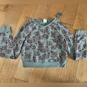 Abercrombie Cropped floral crewneck